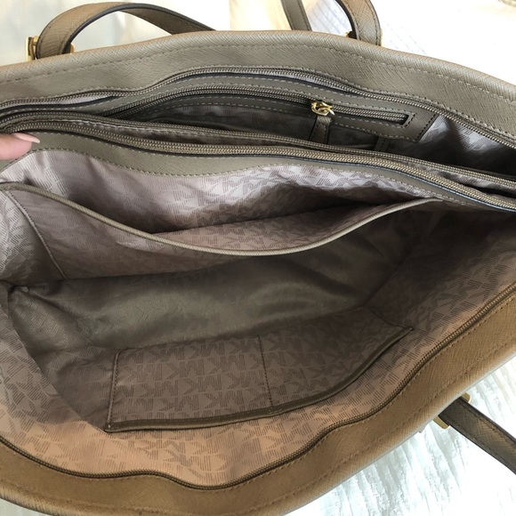 Michael Kors Work/Laptop Tote - Picture 4 of 5